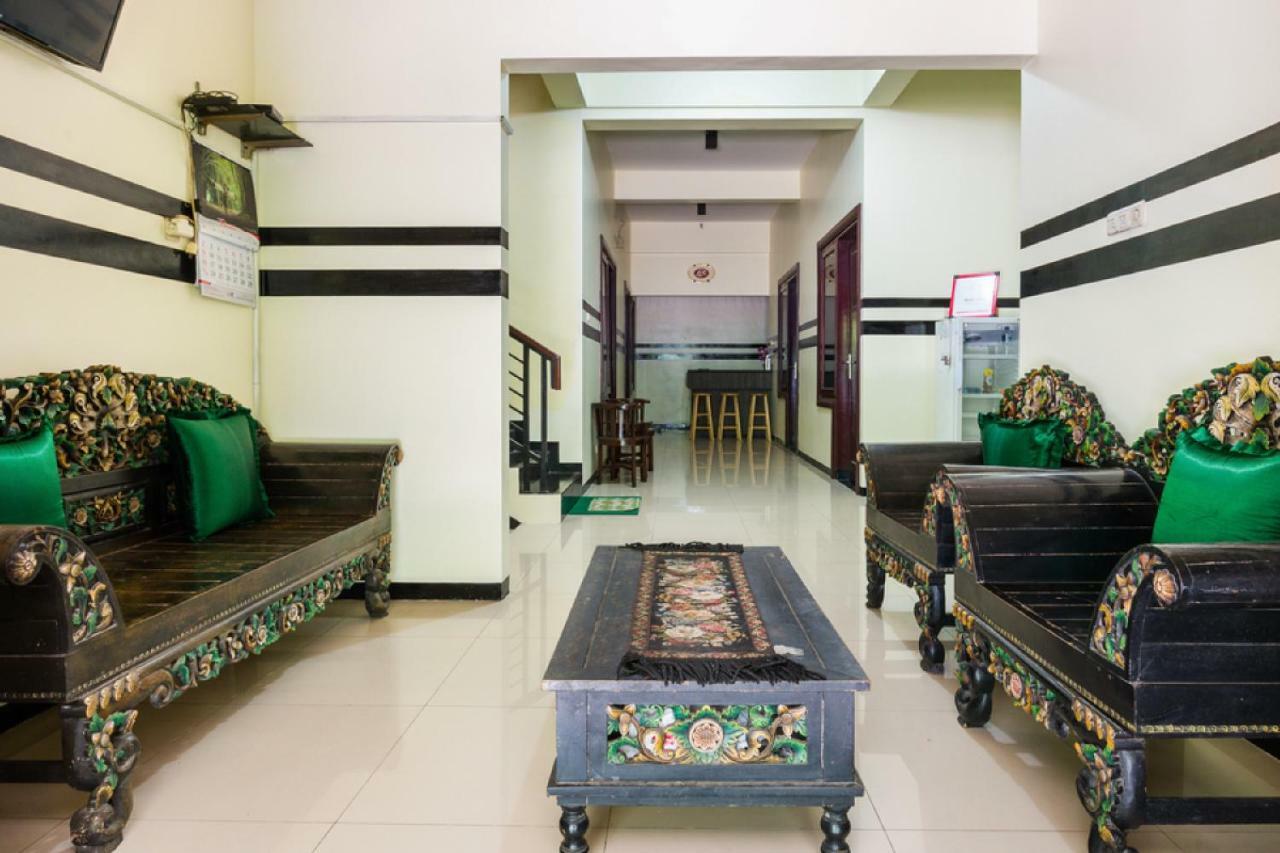 Reddoorz Syariah @ Ketintang Surabaya Hotel Exterior foto
